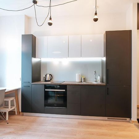 Central Comfort At Hanzas Residence, Stay Near Cafes, Bars, Museums & Esplanade Riga Exteriör bild