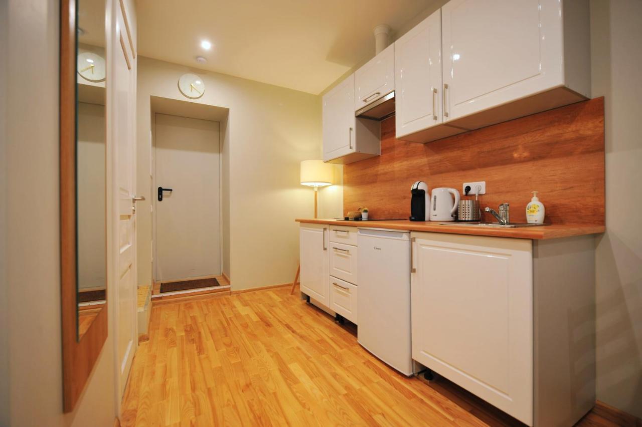Central Comfort At Hanzas Residence, Stay Near Cafes, Bars, Museums & Esplanade Riga Exteriör bild