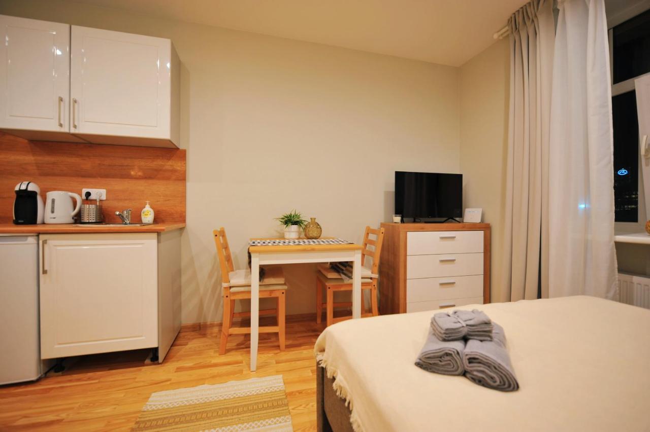 Central Comfort At Hanzas Residence, Stay Near Cafes, Bars, Museums & Esplanade Riga Rum bild