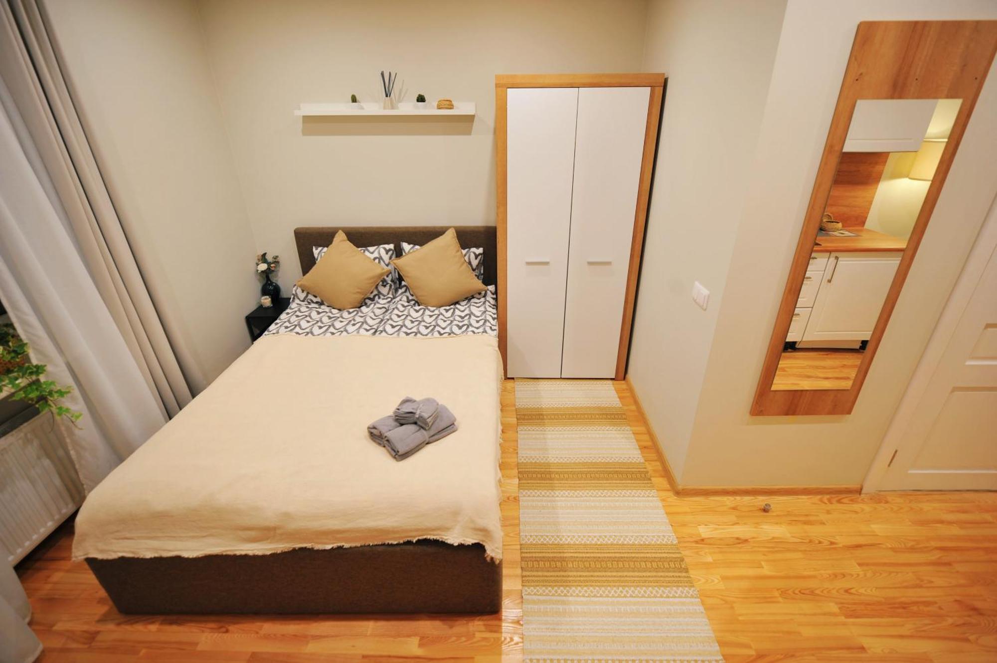 Central Comfort At Hanzas Residence, Stay Near Cafes, Bars, Museums & Esplanade Riga Rum bild