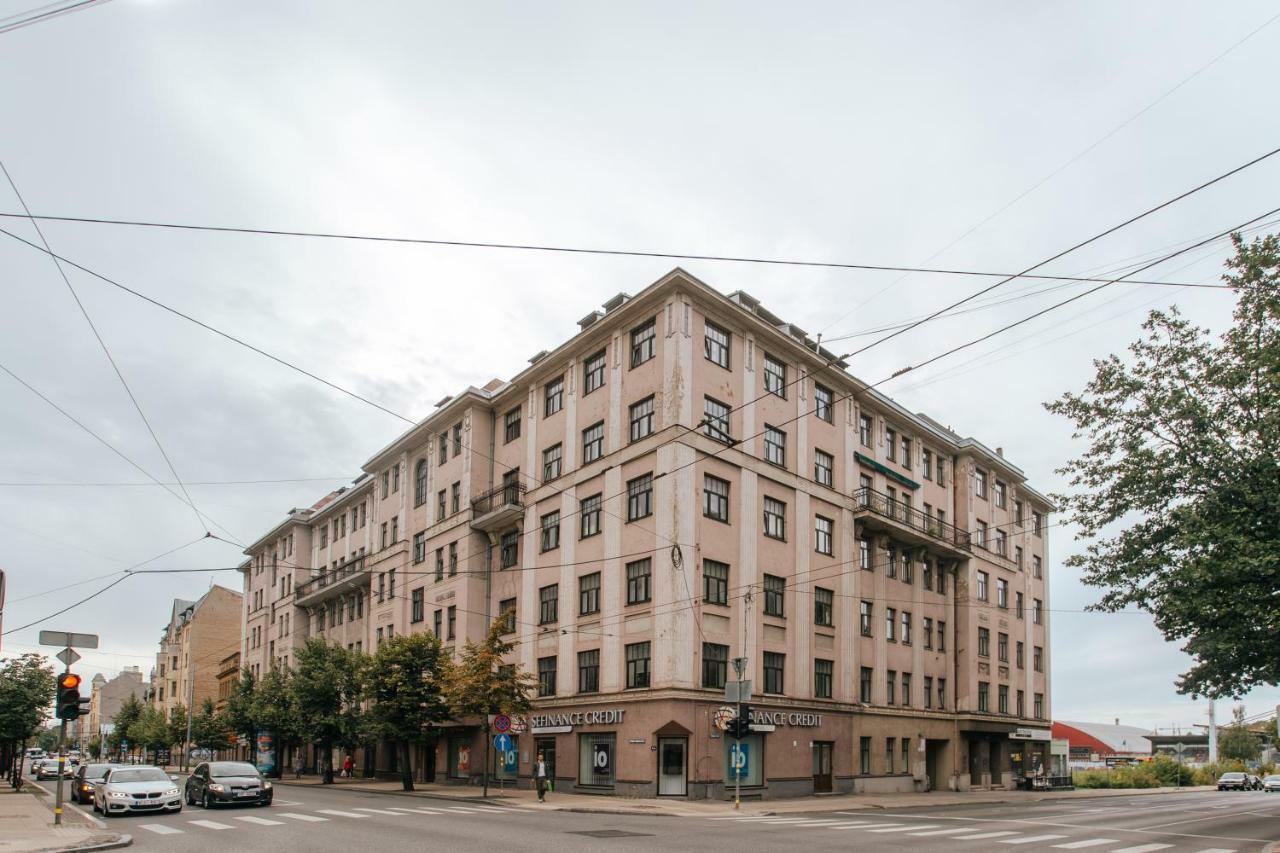 Central Comfort At Hanzas Residence, Stay Near Cafes, Bars, Museums & Esplanade Riga Exteriör bild