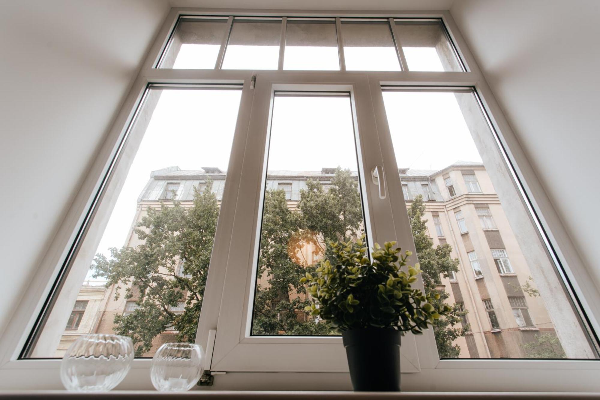 Central Comfort At Hanzas Residence, Stay Near Cafes, Bars, Museums & Esplanade Riga Exteriör bild