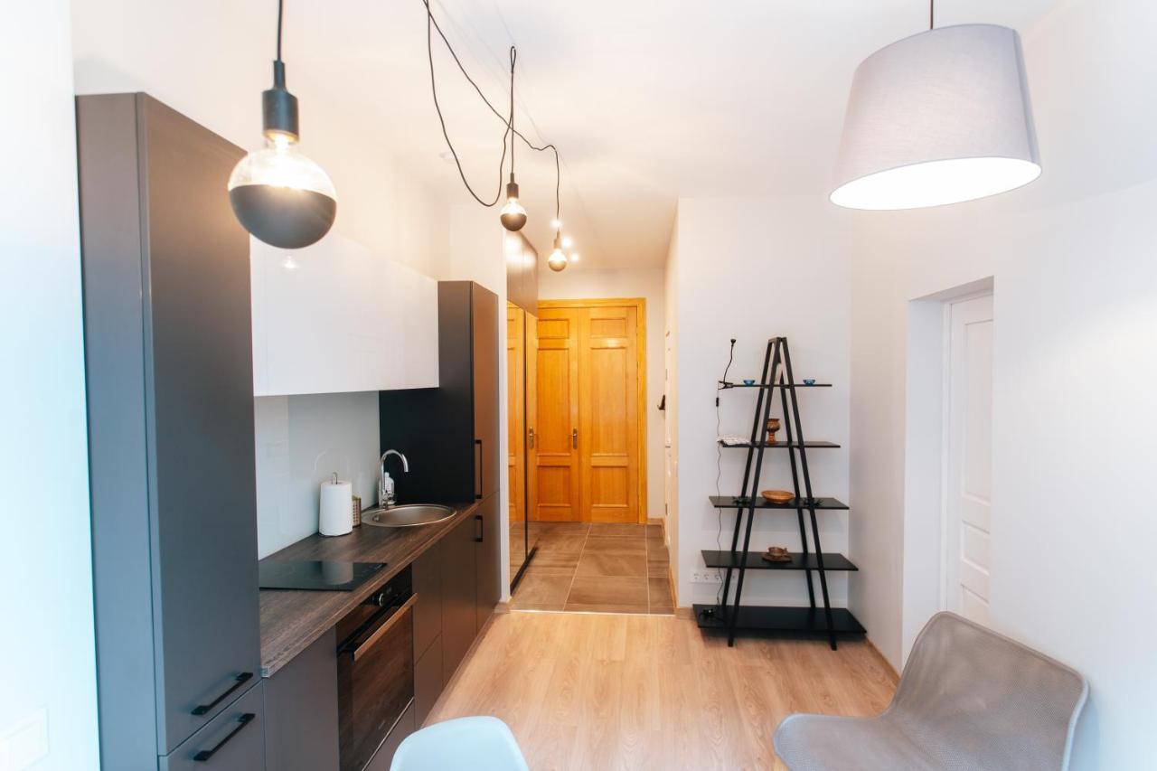 Central Comfort At Hanzas Residence, Stay Near Cafes, Bars, Museums & Esplanade Riga Exteriör bild